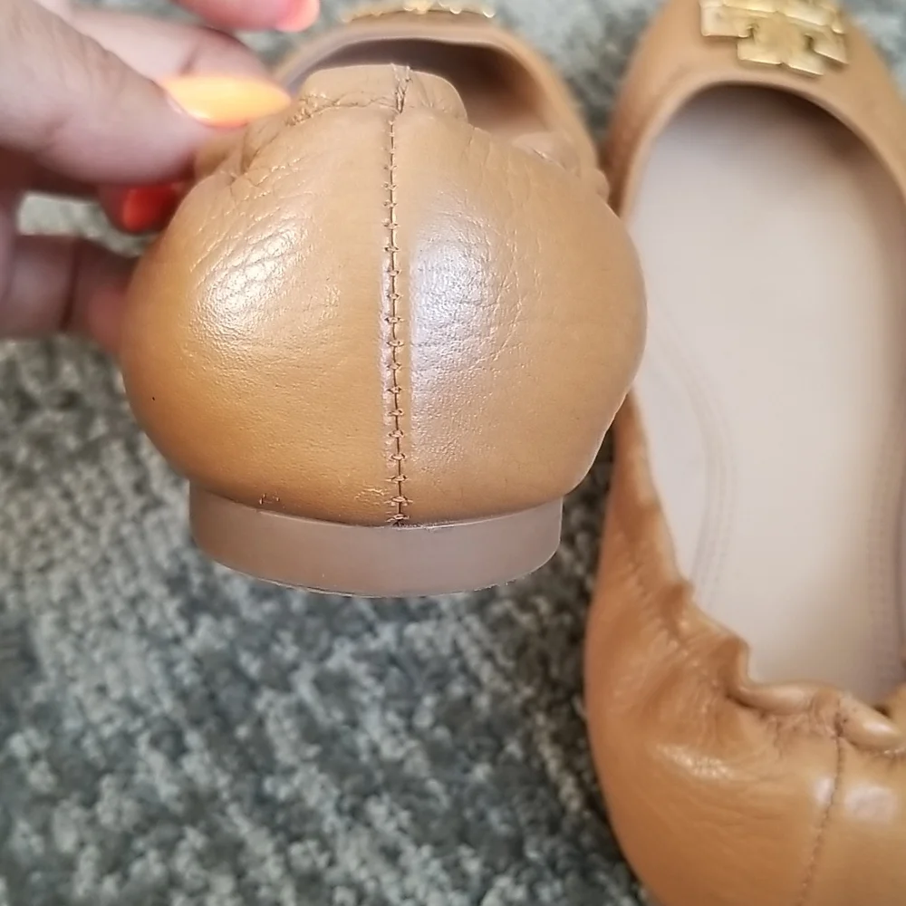 TORY BURCH tan leather ballet flats pebbled